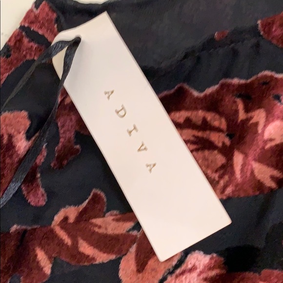 Blows - Picture 3 of 5